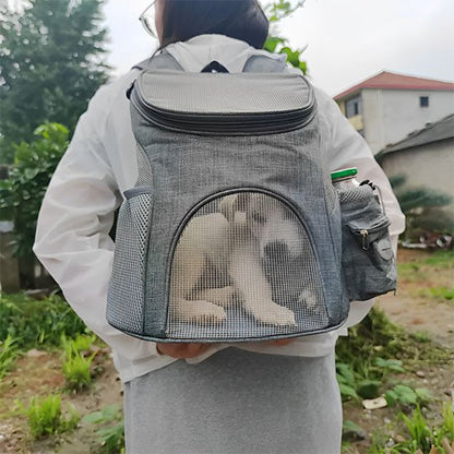 Sac à dos pour chien sur dos de son maître